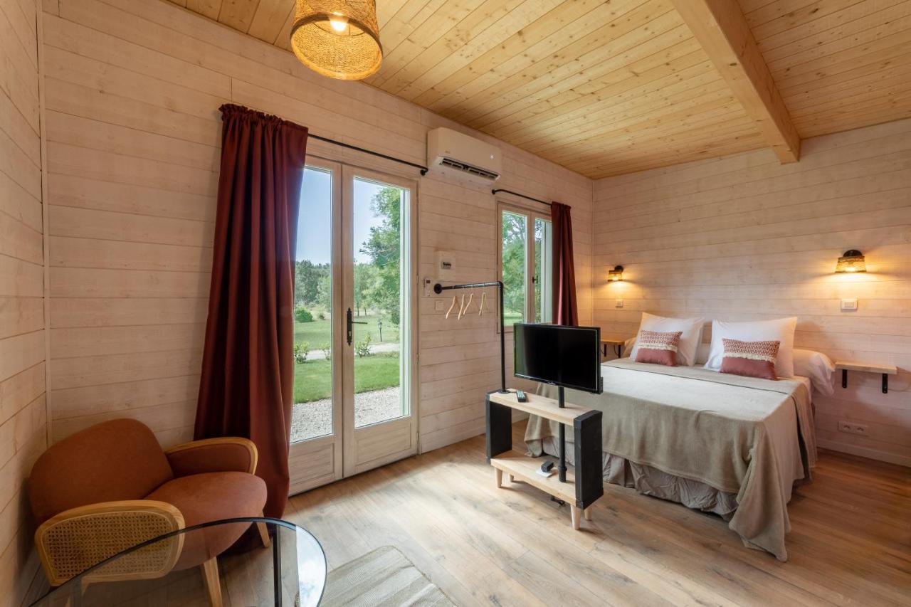Le Mas Des Cerisiers Jacuzzi Et Sauna Inclus Pour Tous Les Logements Avignon Exterior photo