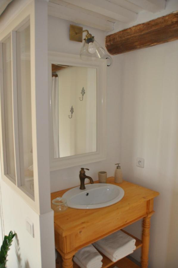 Le Mas Des Cerisiers Jacuzzi Et Sauna Inclus Pour Tous Les Logements Avignon Exterior photo